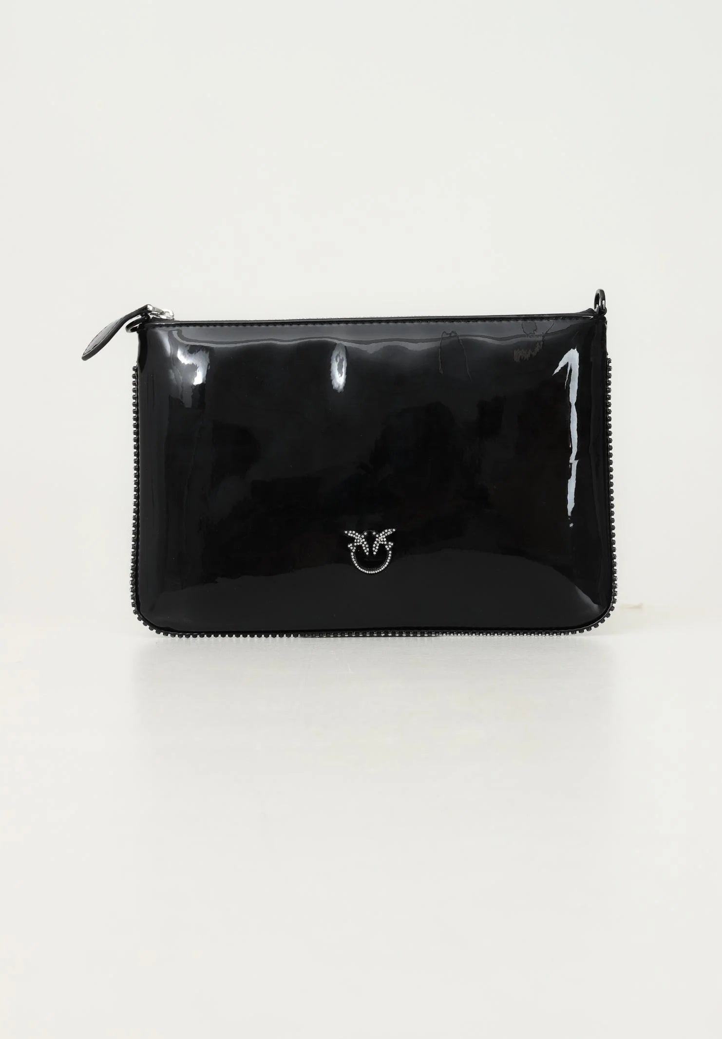 Pochette Flat Classic in vernice nera da donna